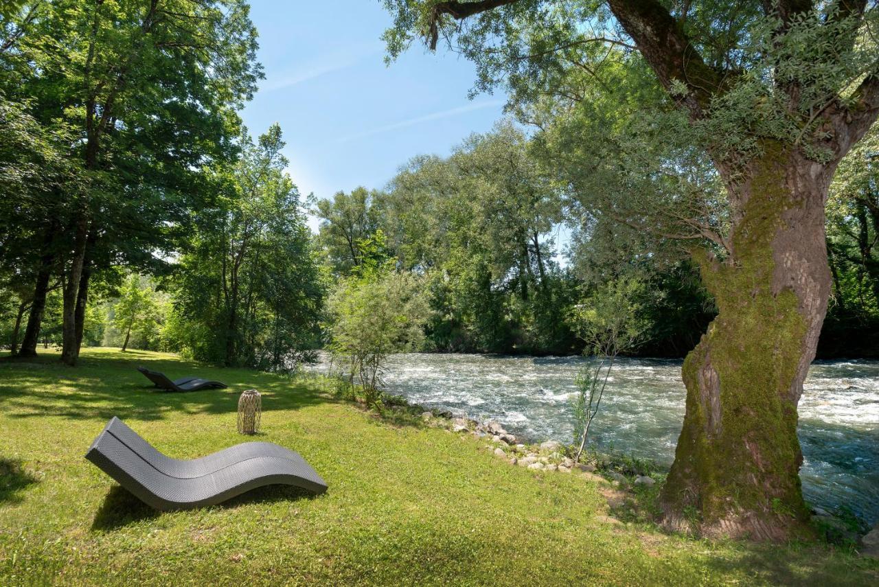 Logis Hotel Restaurant Les 2 Rives - A75, En Bordure De Riviere Banassac Eksteriør bilde