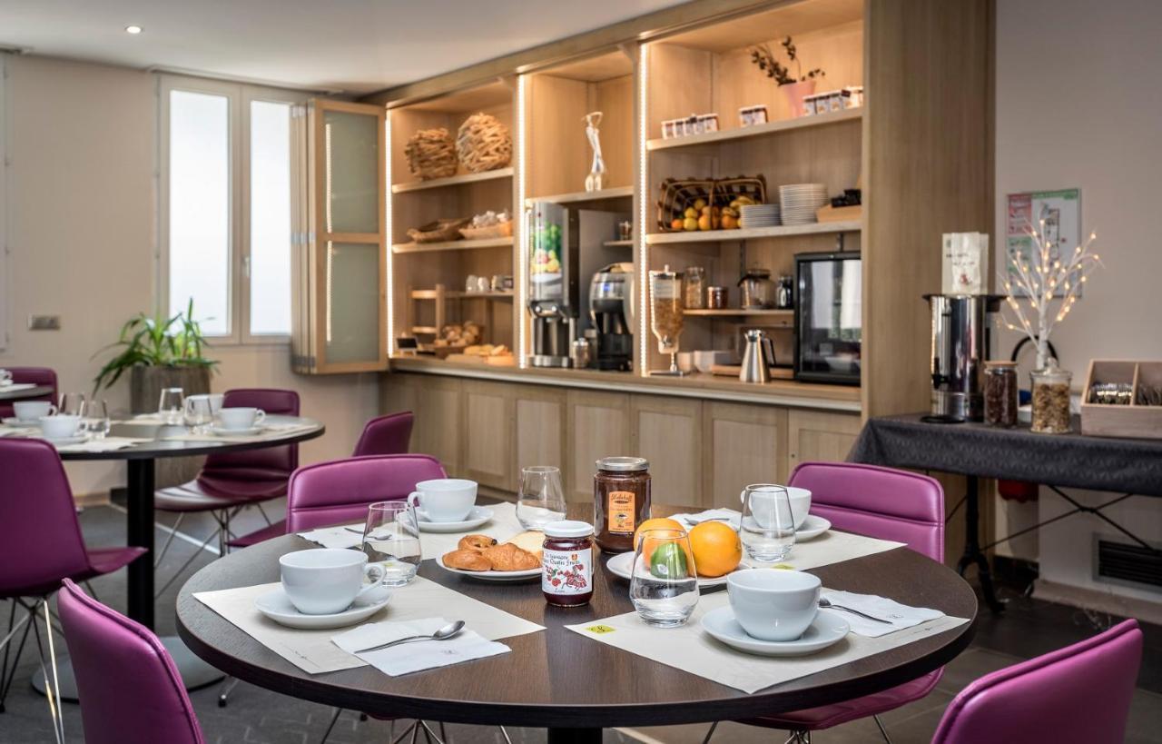 Logis Hotel Restaurant Les 2 Rives - A75, En Bordure De Riviere Banassac Eksteriør bilde